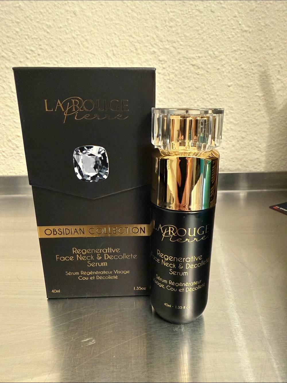 LaRouge Pierre Obsidian Regenerative Face & Neck Serum - Black & Gold